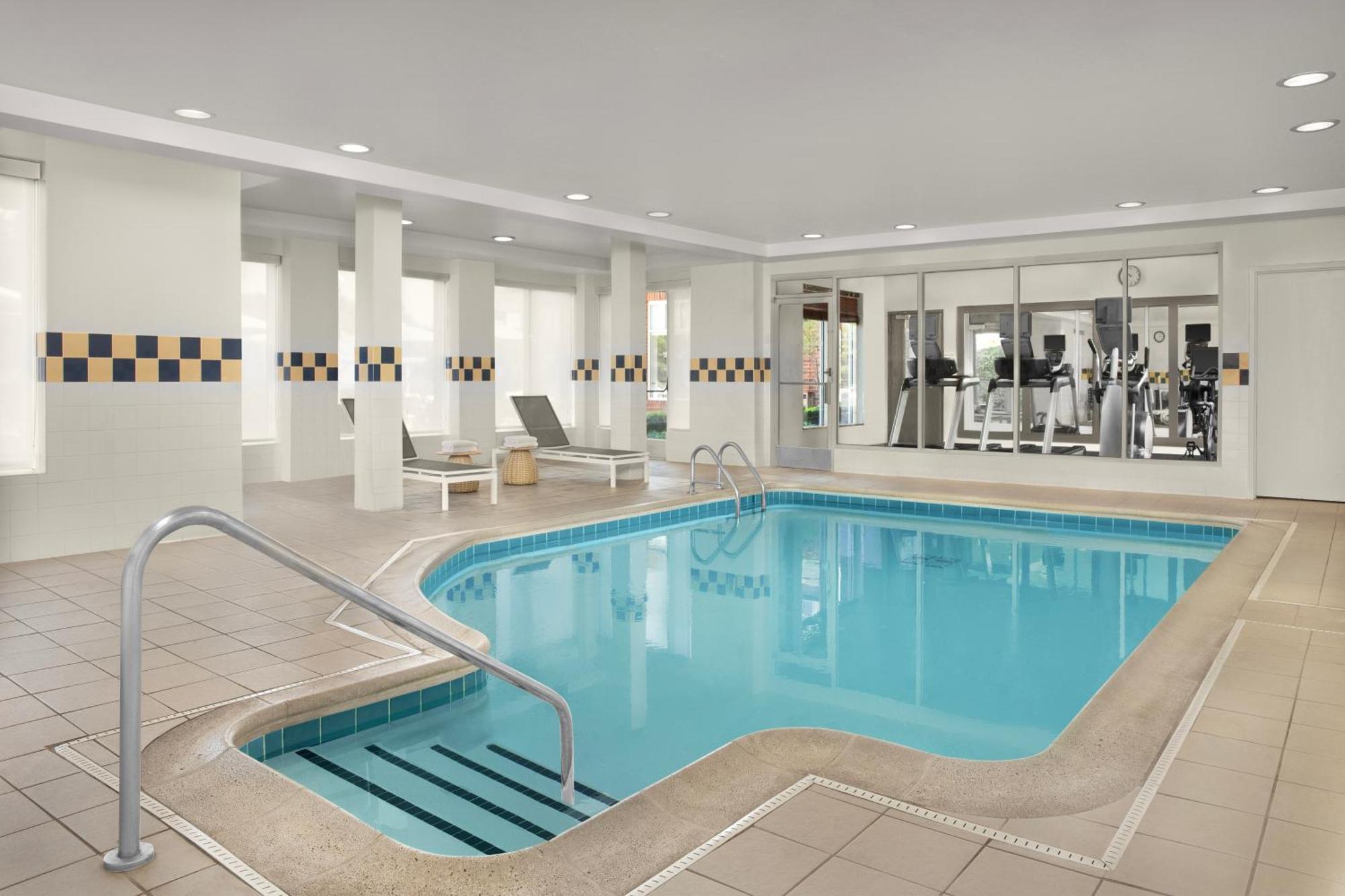 Hilton Garden Inn Hoffman Estates Bagian luar foto