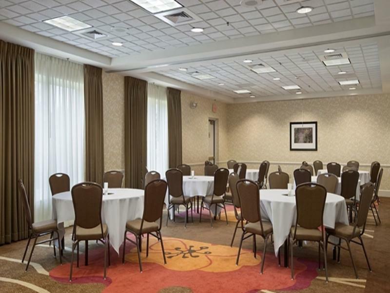 Hilton Garden Inn Hoffman Estates Bagian luar foto